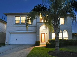 2081 Silverthorn Ln, Kemah, TX 77565