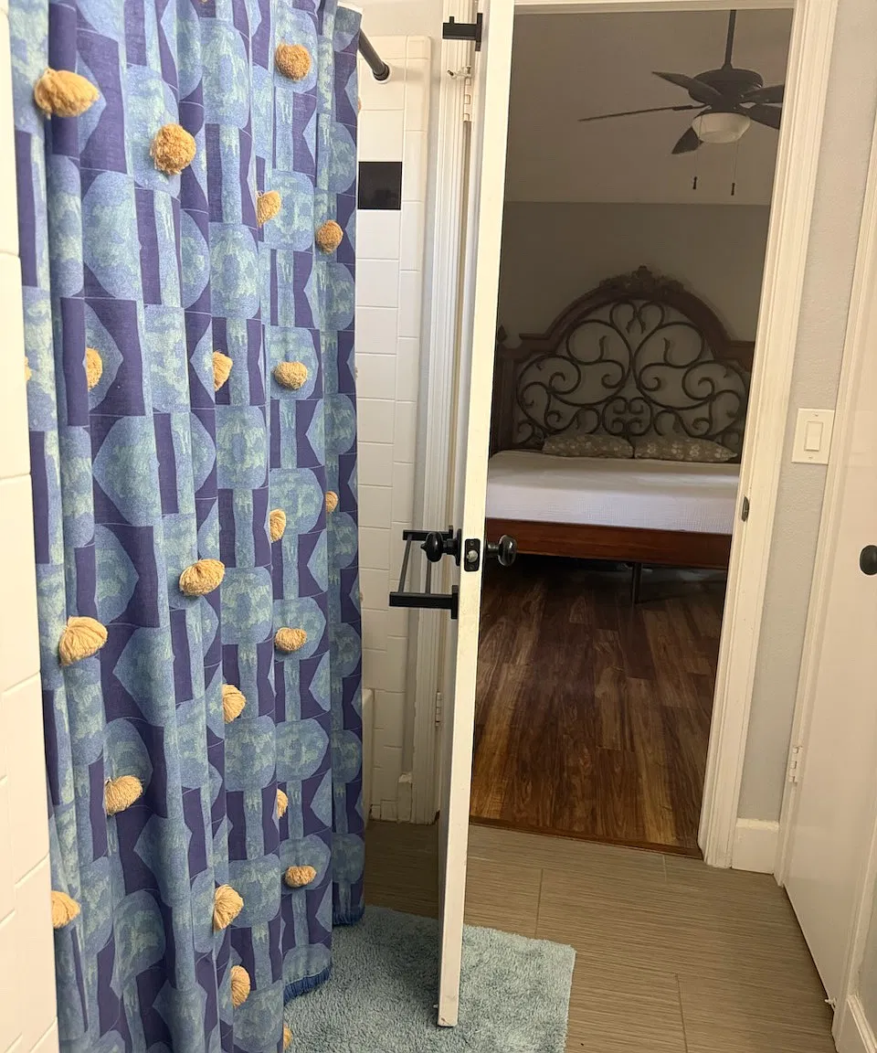 1 bed, 1300 sqft, $1,200 — Photo 2