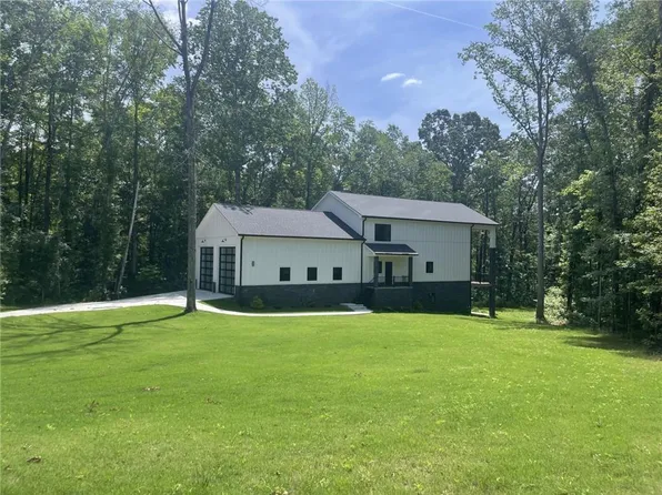 221 Dragonfly Cv, Toccoa, GA 30577