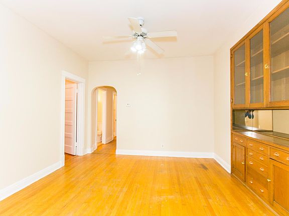 2nd image of 3341 N Kenmore Ave APT 1F