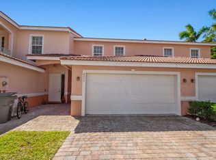 6472 Azura Lake Rd, Lake Worth, FL 33463