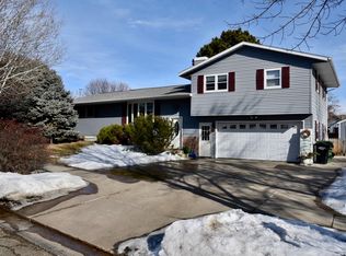 722 N Huron Ave, Pierre, SD 57501