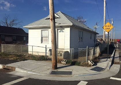 3rd image of 4402 Norton Ave