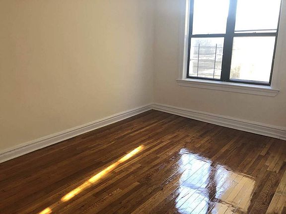 2nd image of 3002 Broadway APT 2D