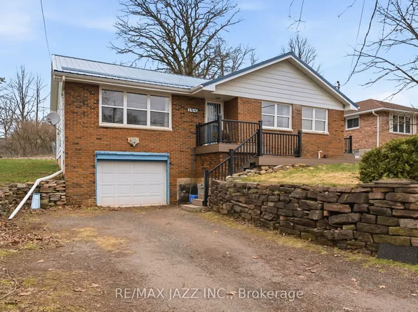 194 Saint Lawrence St W, Centre Hastings, ON K0K 2K0