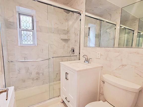 4th image of 210 Woodcliff Ave APT 1A