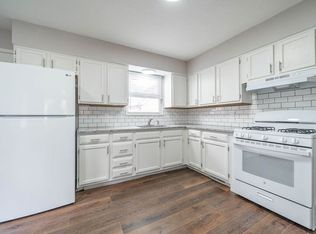 883 Akola Ave, Columbus, OH 43211