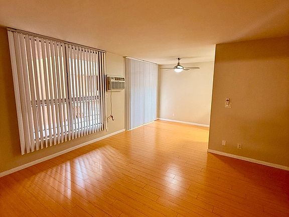 4th image of 11677-11683 Goshen Ave #105
