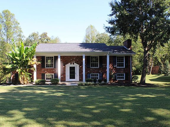 2nd image of 316 Essex Dr #4