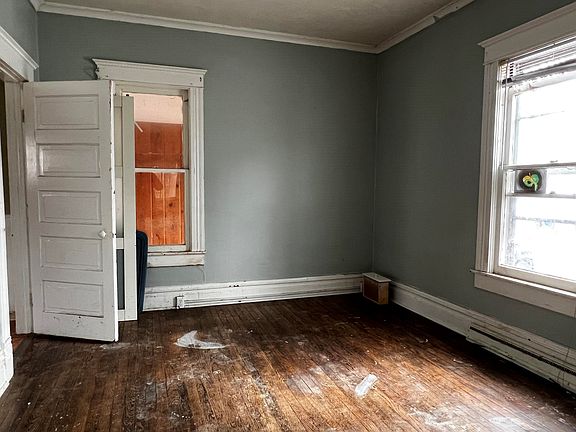 3rd image of 308 N Walker St