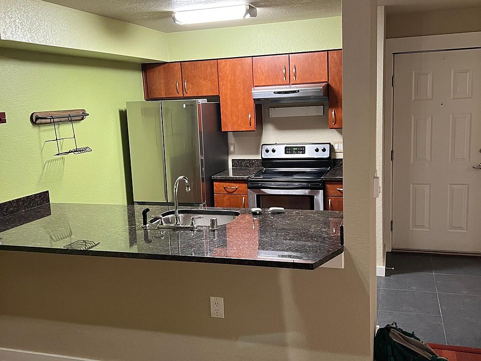1st image of 840 NE 125th St APT 211
