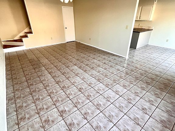 2nd image of 1090 Park Meadow Dr