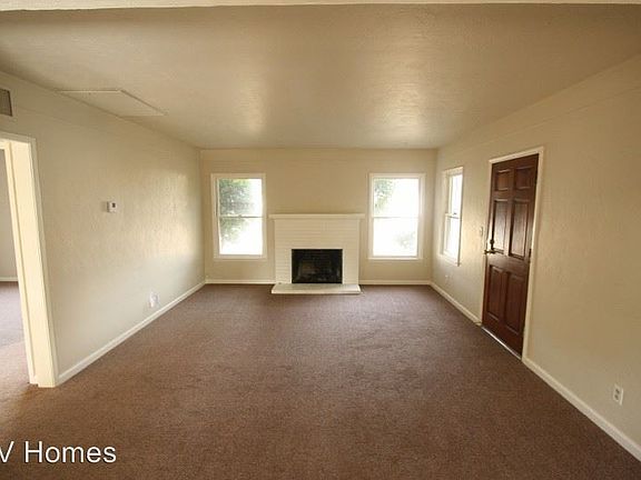 2nd image of 4326 E Brentwood Ave