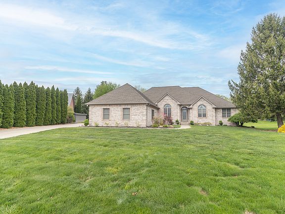 2nd image of 822 Planters Rd
