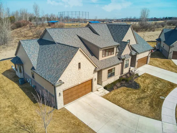 755 Brookstone Dr, Oxford, MI 48371