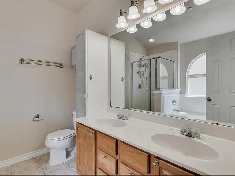 206 Serenade Ln — Photo 9