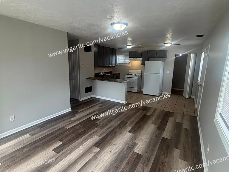 1916 Williams St — Photo 8