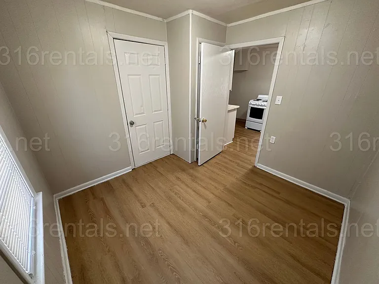 1740 S Dodge Ave — Photo 3