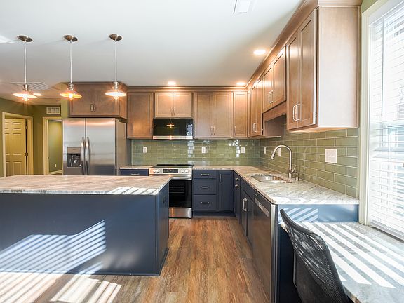 2nd image of 511 Bertrand St #2