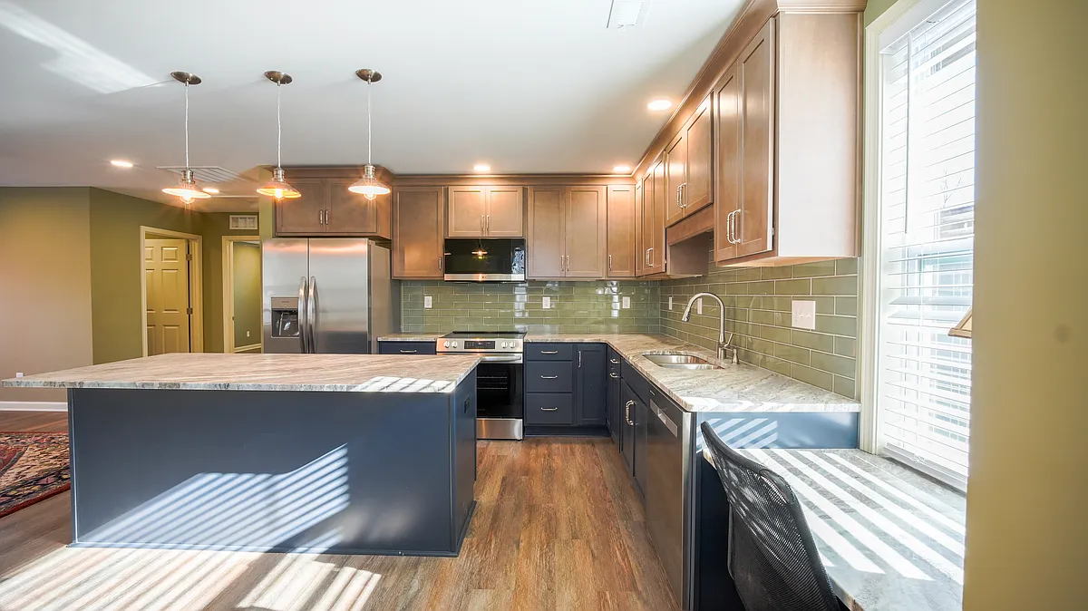 Building Photo - 511 Bertrand St #2