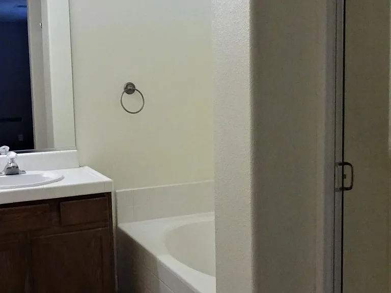 2604 E Christopher Dr — Photo 9