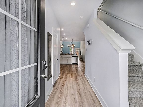 3rd image of 535 Tulip Springs Rd