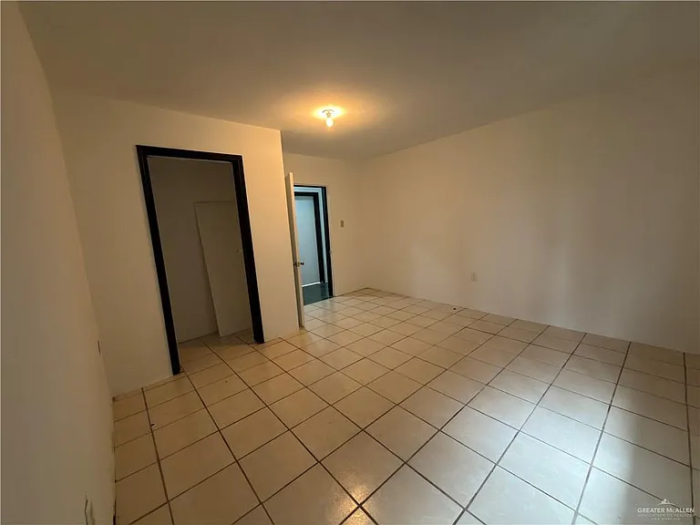 21806 Hidalgo St — Photo 16