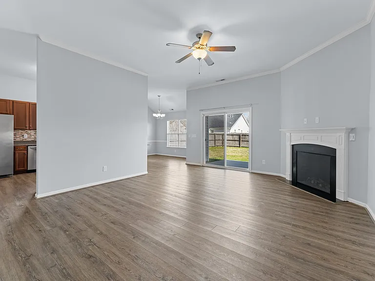 205 Lynden Ln — Photo 19