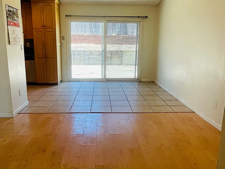 341 Lorenz Dr — Photo 2