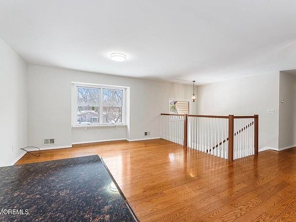 2nd image of 10 Cambridge Drive