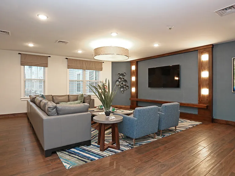Colonial Pointe at Franklin Lakes — Photo 31