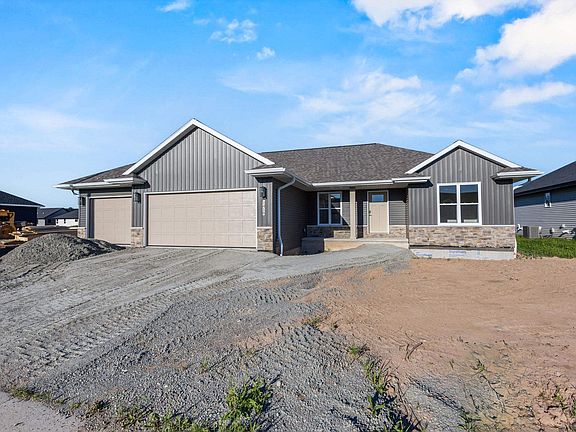 3rd image of 1418 Divinity Dr