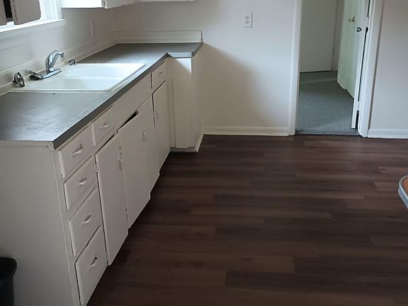 3rd image of 942 Pampa Dr