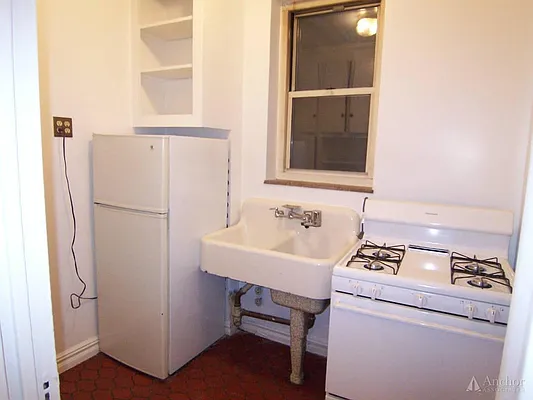 Sold by Anchor Associates | media 24