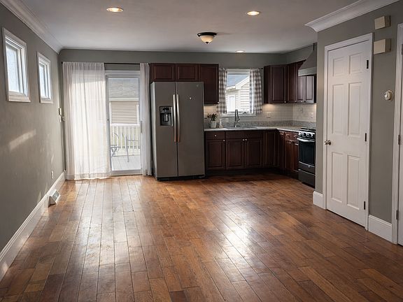 5th image of 213 Virginia St #1