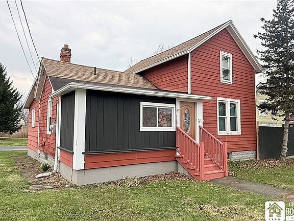 2nd image of 261 Lake Shore Dr W