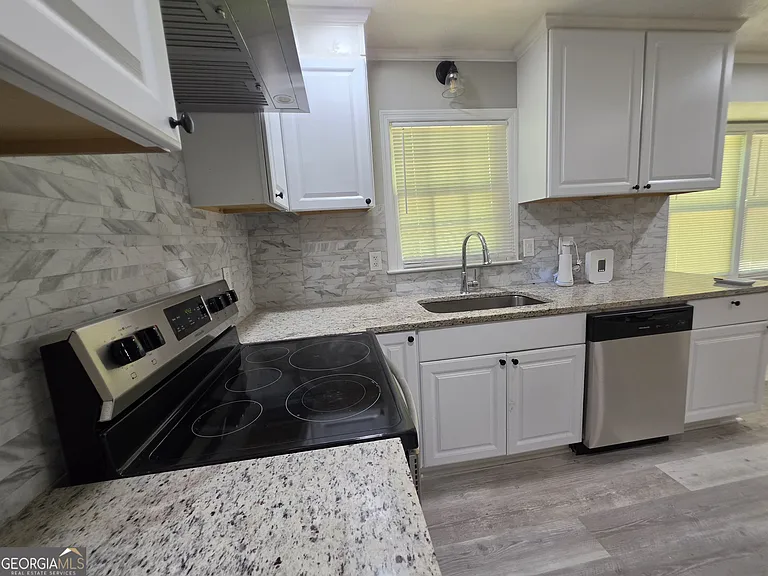 586 Ridge Ave SW — Photo 12