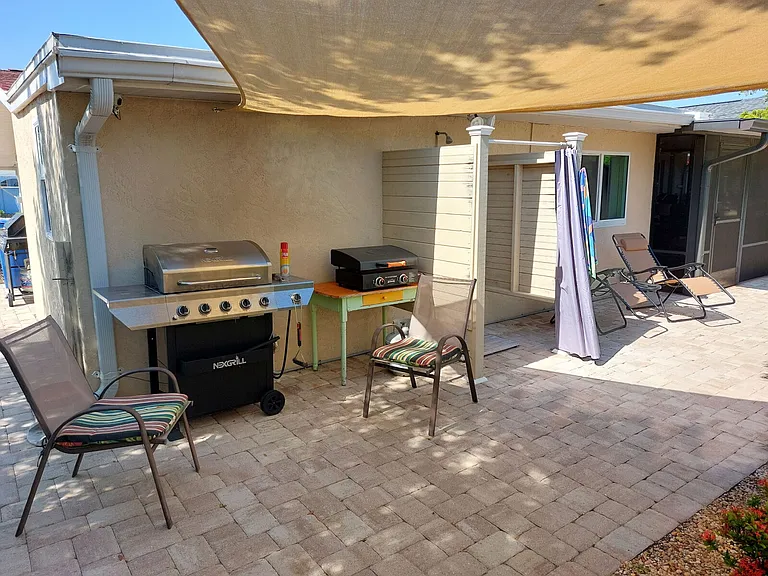 1541 Crest Dr — Photo 24