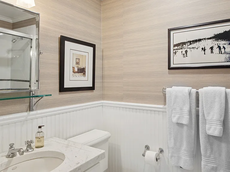 371 Sag Harbor Tpke — Photo 37