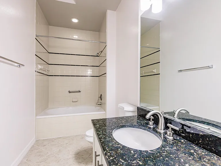 Aviah Flagler Village — Photo 309