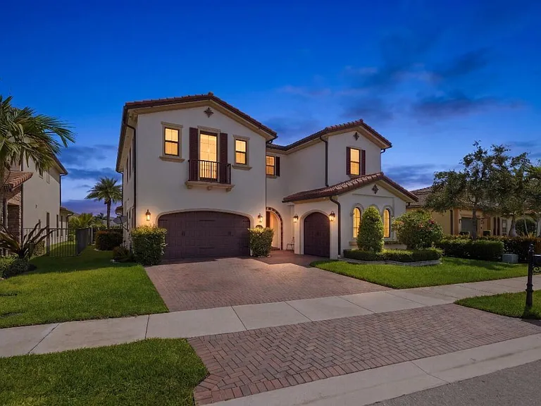 11415 Watercrest Cir E — Photo 94