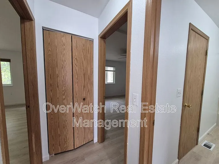 7021 Howard Ave — Photo 14