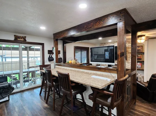 106 N Walnut St, Nickerson, NE 68044
