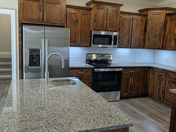 5th image of 443 Justice Dr
