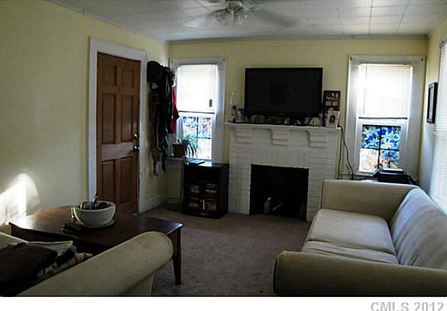 1st image of 302 Elm St