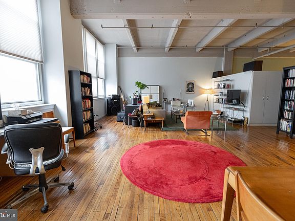 4th image of 1238 Callowhill St Suite 207