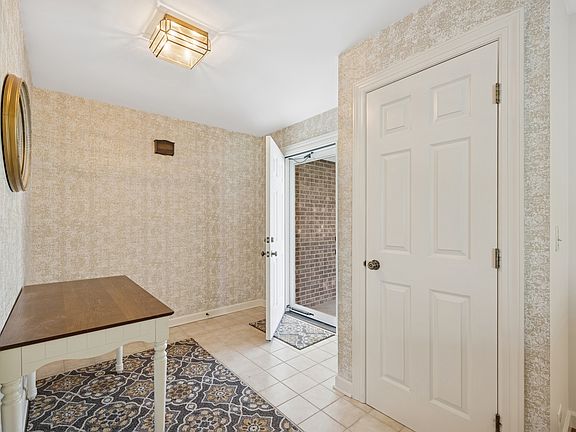 2nd image of 1527 Shire Cir