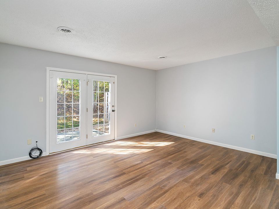 1st image of 354 Indian Hills Cir APT 1