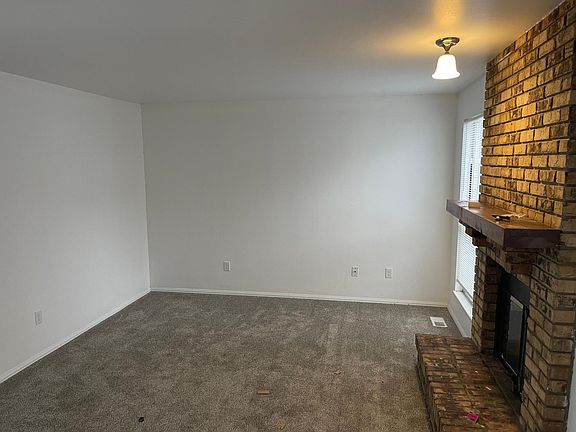 3rd image of 355 Sturbridge Village Dr