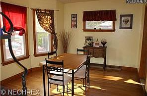 5th image of 151 Kenmore Ave SE